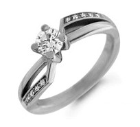 .585 White Gold Diamond Ring